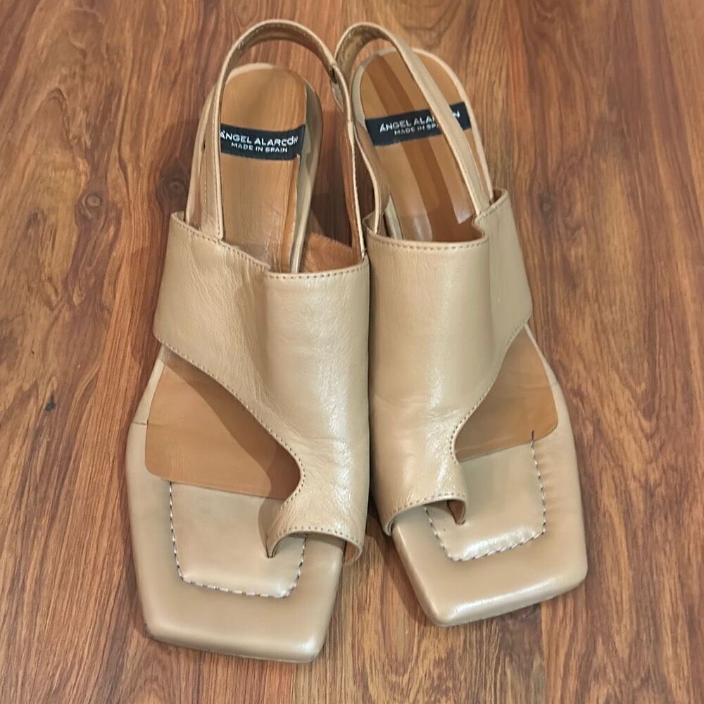 Angel Alarcon Anthropologie tan leather made in Spain low heels size 40